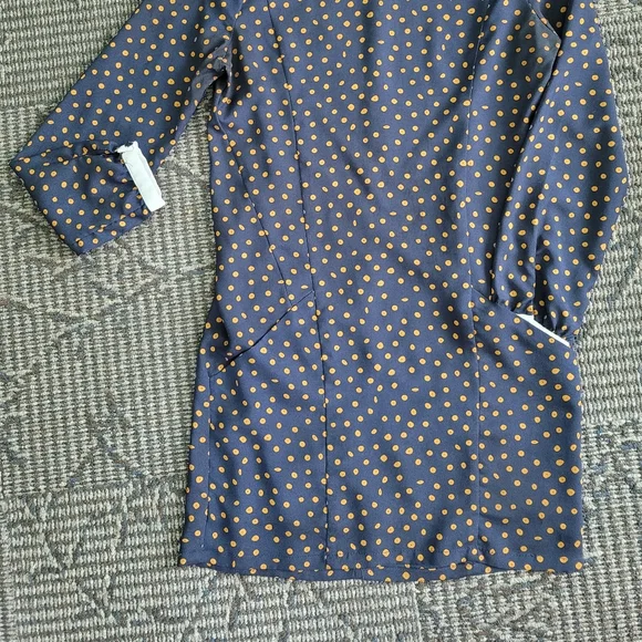 Dress - Picture 2 of 4